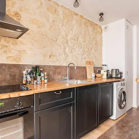Apartment Charmant En Pierre, Ruelle Au Calme Paris